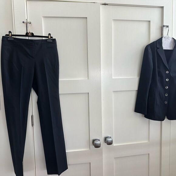WORTH Collection black techno fabric pants suit. Size 6 - Picture 1 of 17